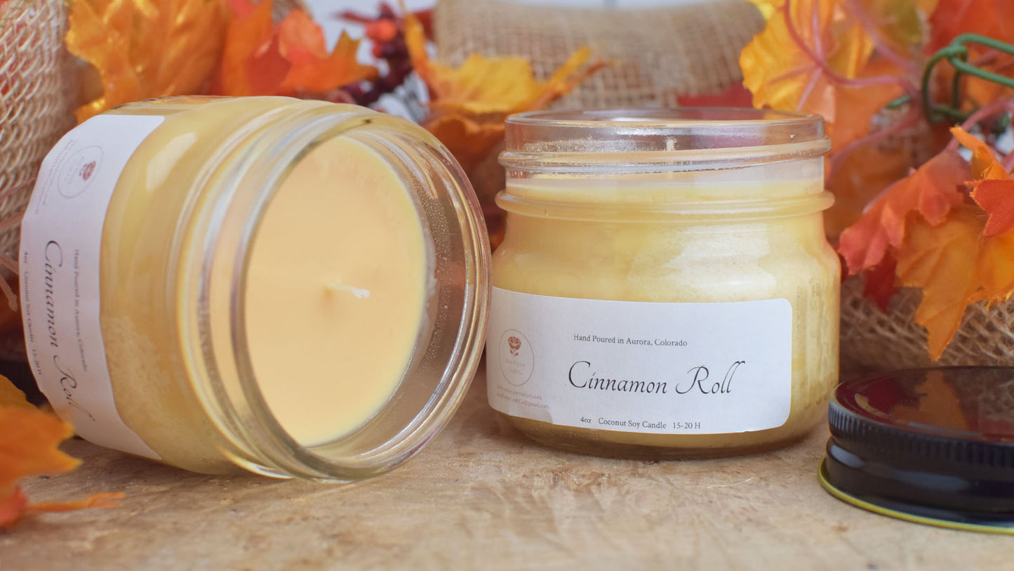 Cinnamon Roll Candle